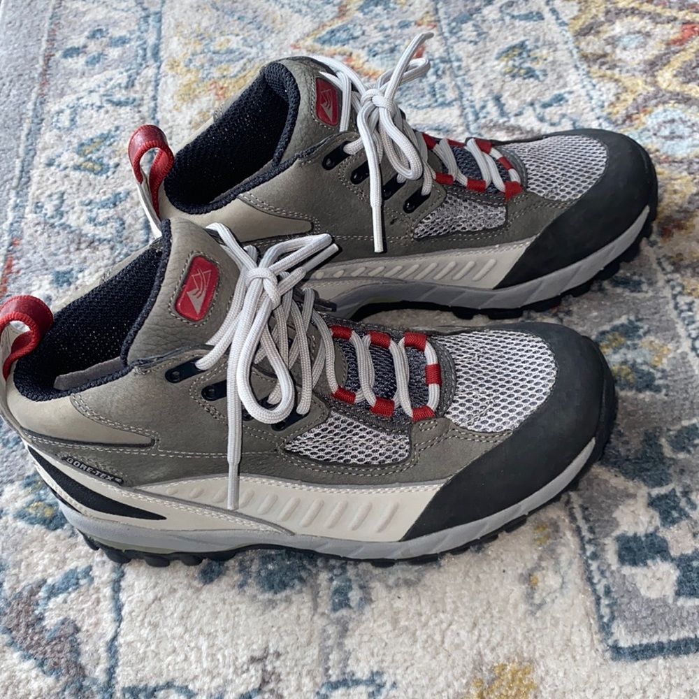 LIKE NEW Montrail Hiking Boots